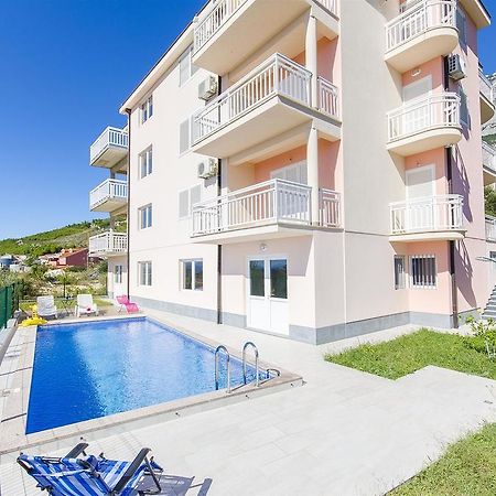 Apartments Seaview Tučepi エクステリア 写真