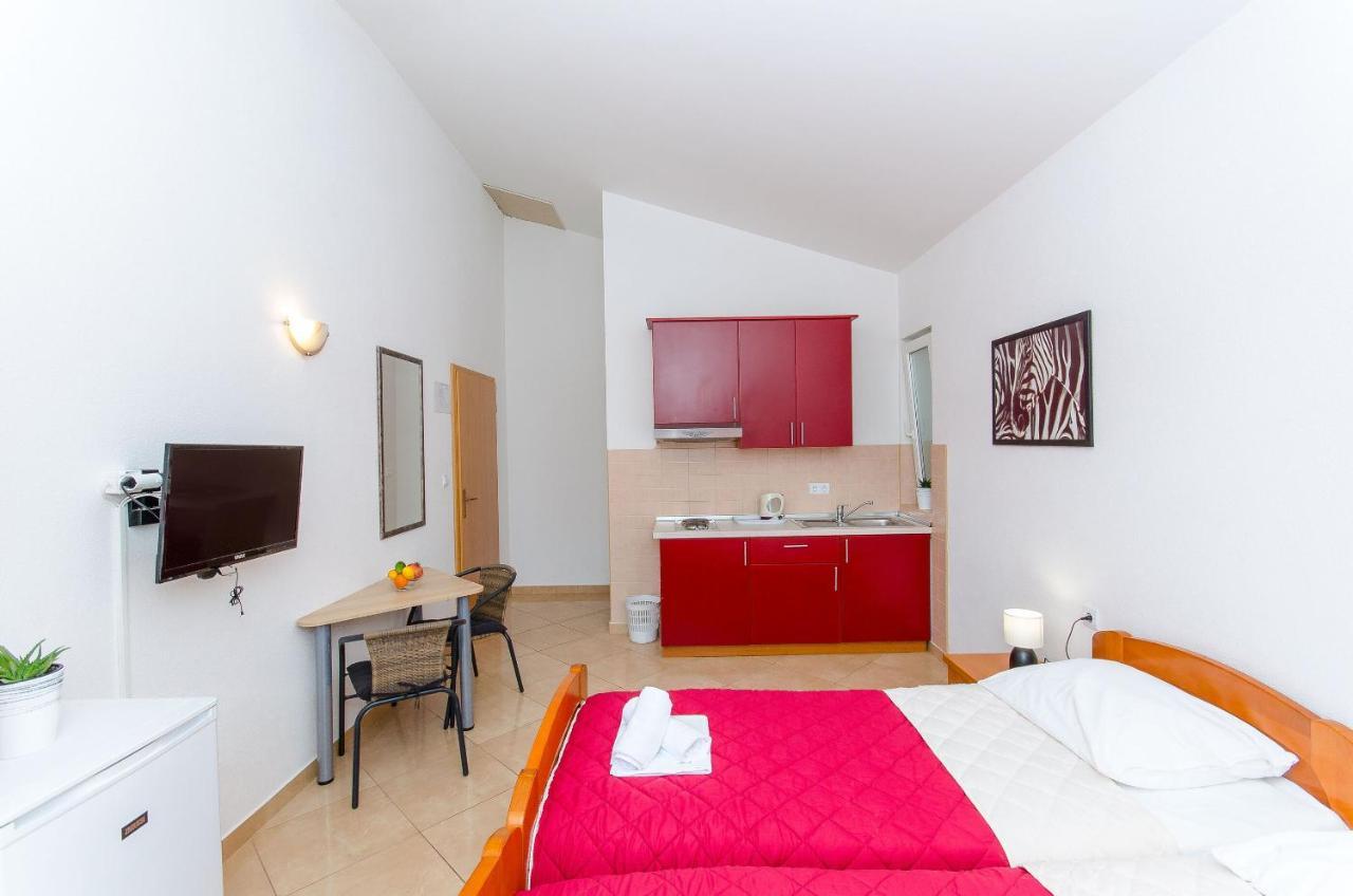 Apartments Seaview Tučepi エクステリア 写真