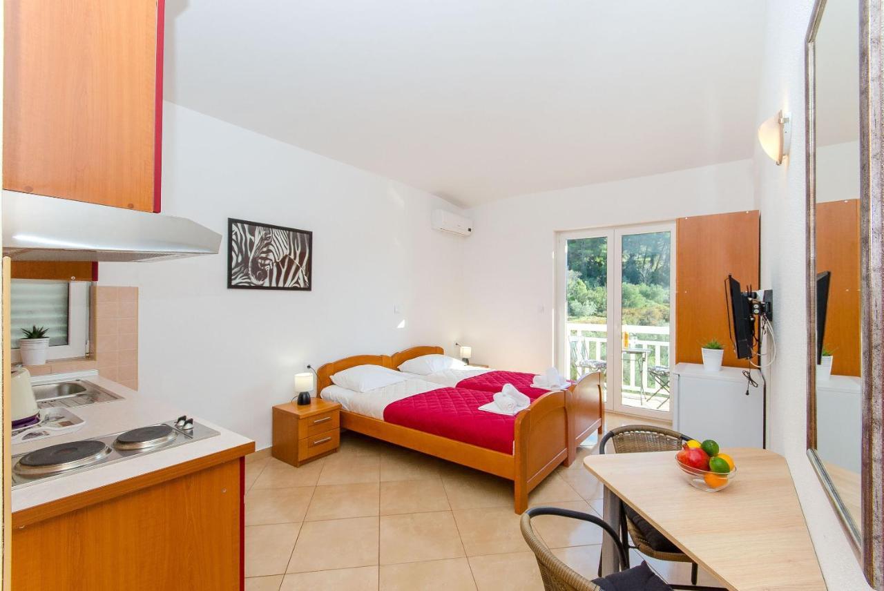 Apartments Seaview Tučepi エクステリア 写真