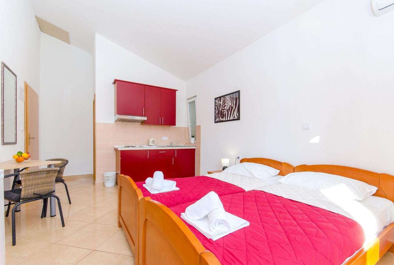 Apartments Seaview Tučepi エクステリア 写真