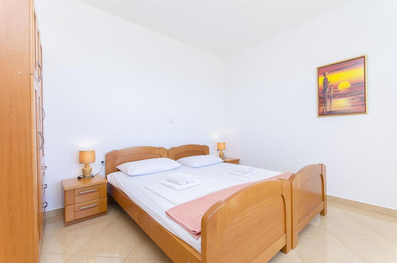 Apartments Seaview Tučepi エクステリア 写真