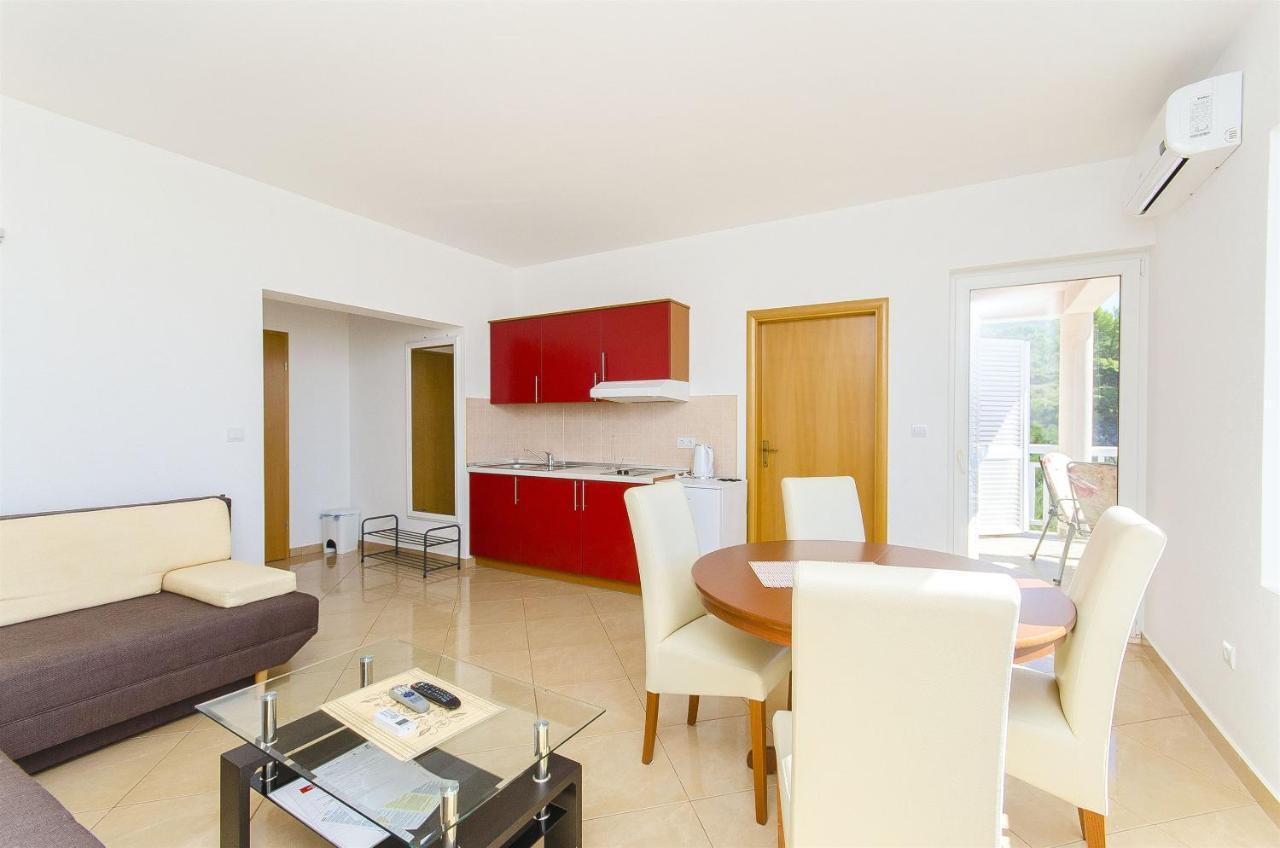 Apartments Seaview Tučepi エクステリア 写真