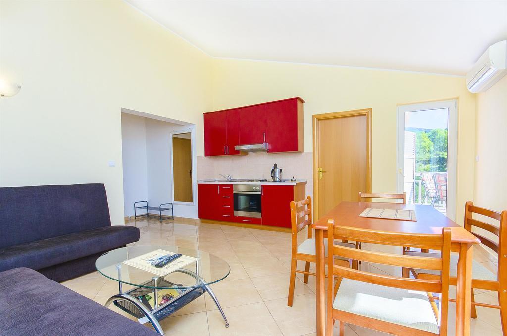 Apartments Seaview Tučepi エクステリア 写真
