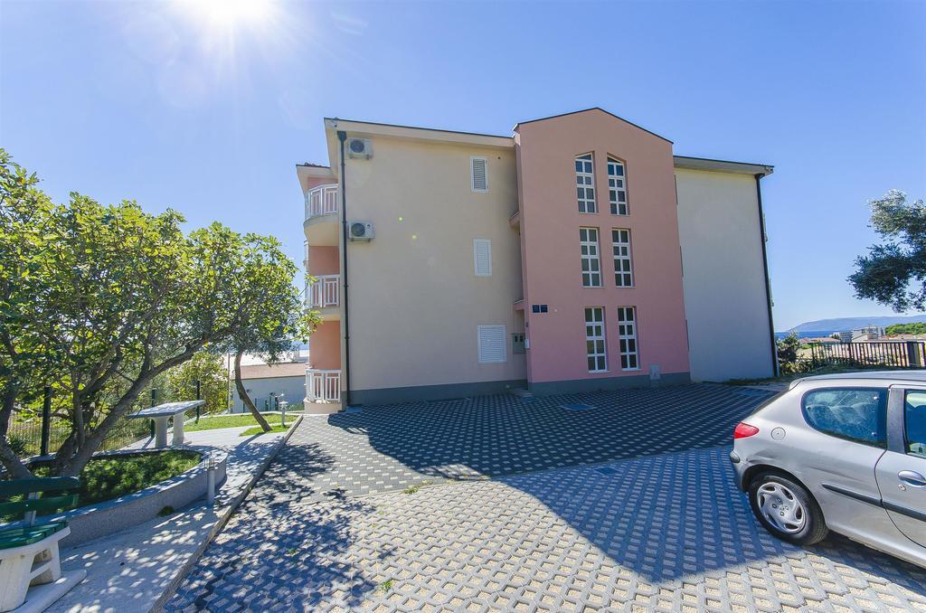 Apartments Seaview Tučepi エクステリア 写真