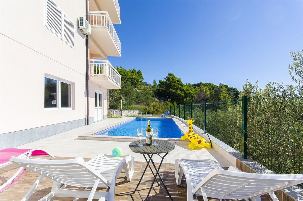 Apartments Seaview Tučepi エクステリア 写真
