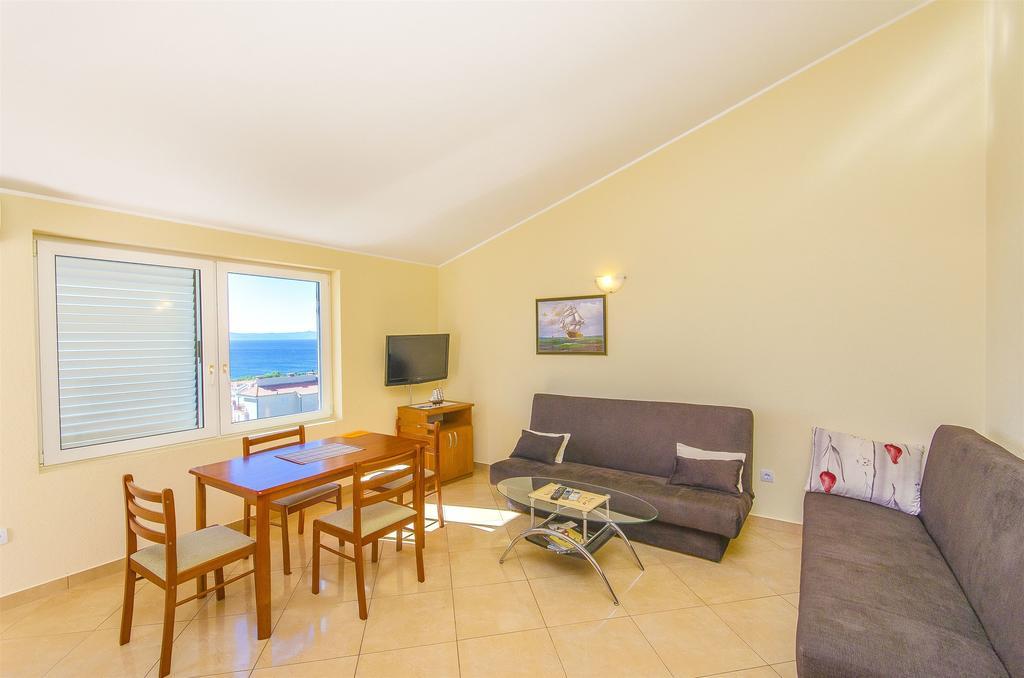 Apartments Seaview Tučepi エクステリア 写真
